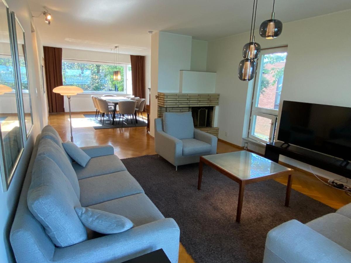 Appartement Kolme Makuuhuonetta Merenrannalla Lauttasaaressa *
