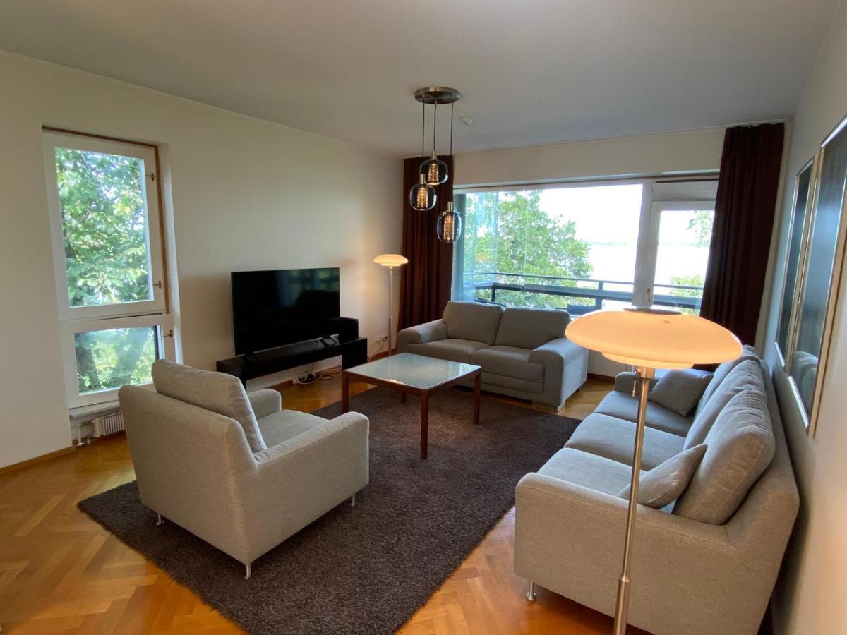 Appartement Kolme Makuuhuonetta Merenrannalla Lauttasaaressa *